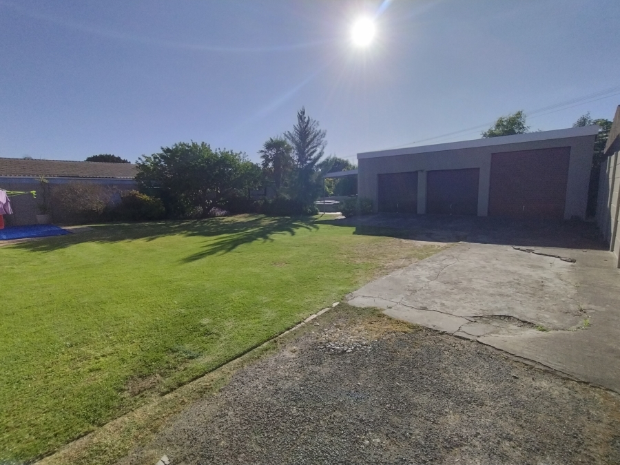 To Let 4 Bedroom Property for Rent in Brandwag Western Cape